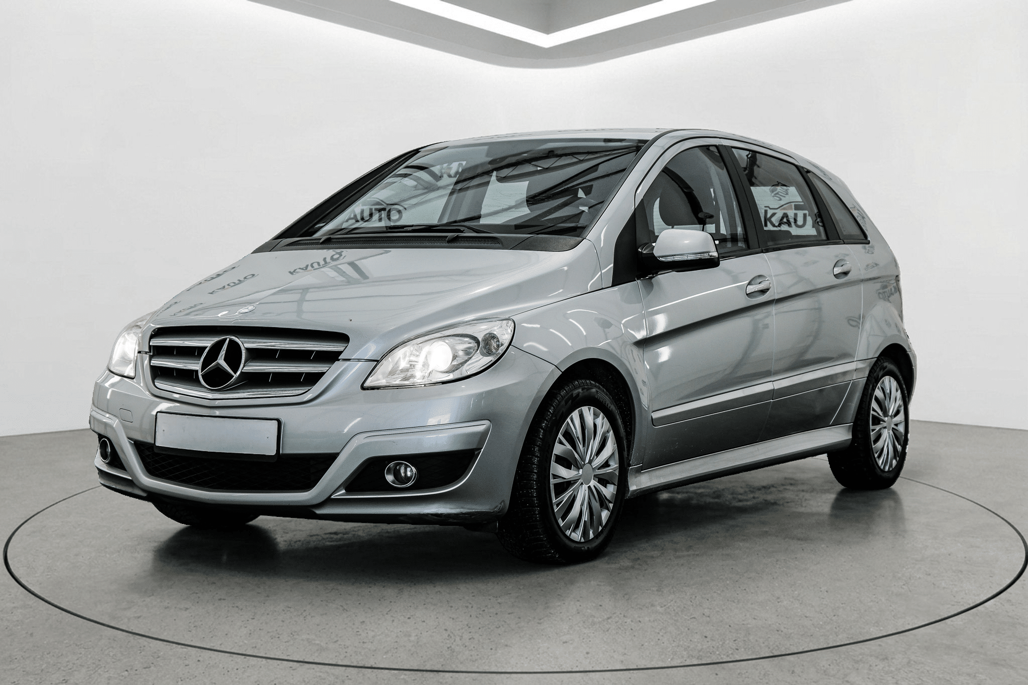 Mercedes-Benz B180